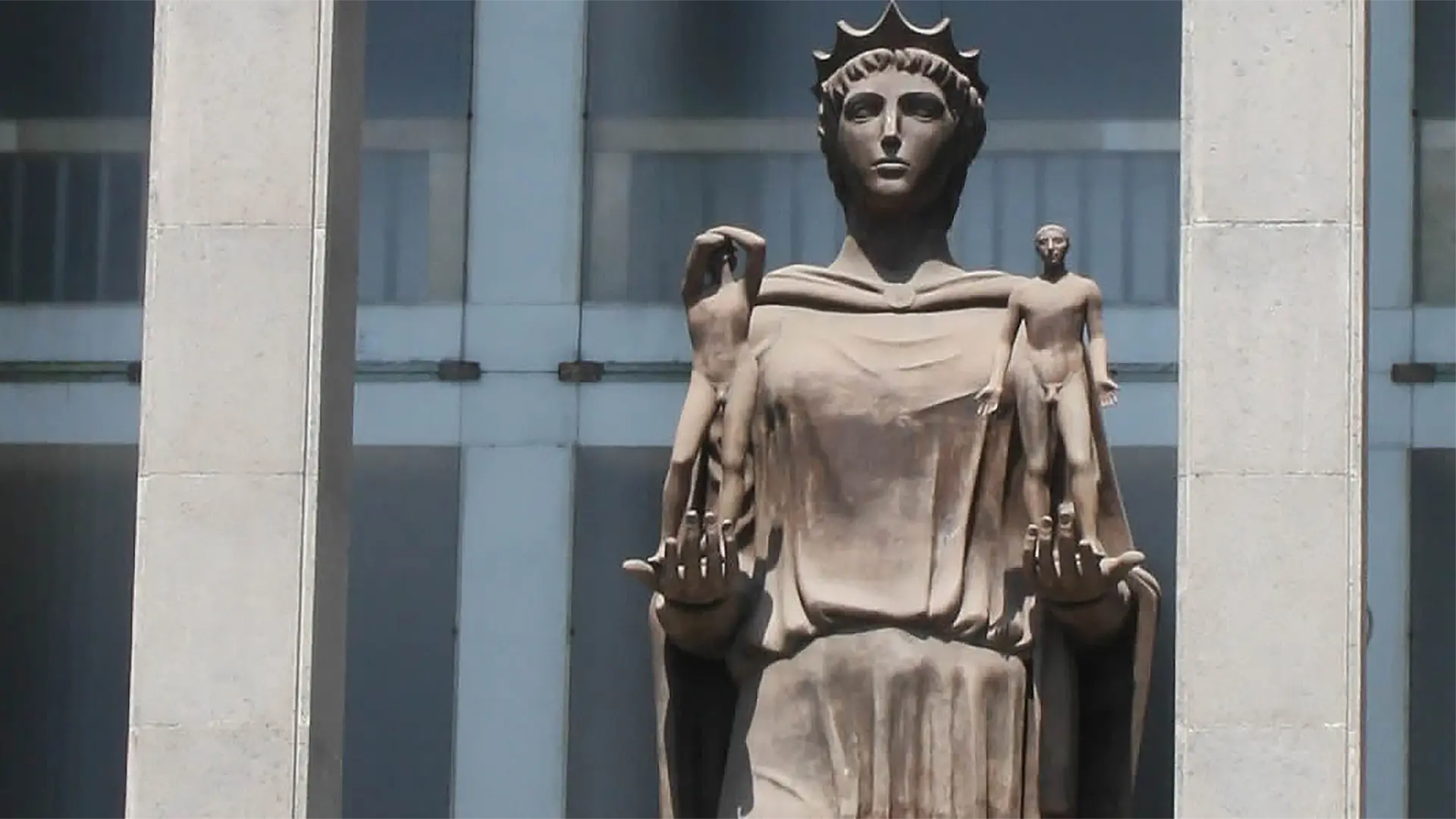Statua della Giustizia Tribunale di Catania